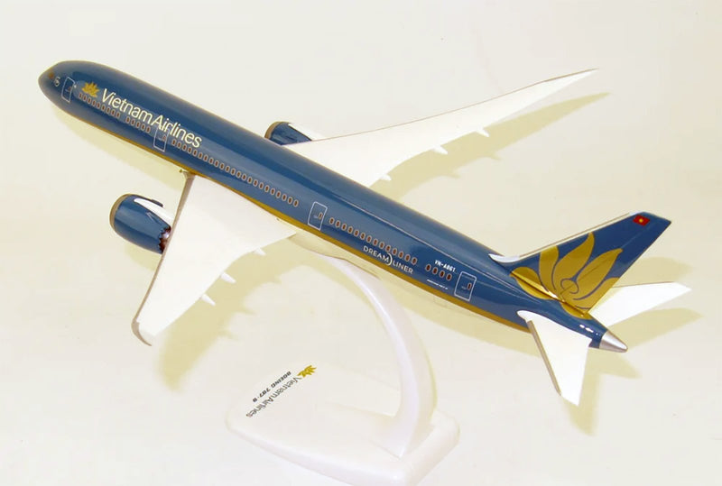 PPC Vietnam Airlines Boeing 787-9 Dreamliner Plastic Model - 1/200 Scale