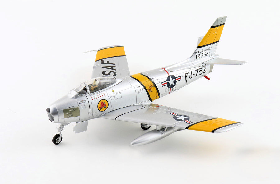 Hobby Master HA4328 F-86E Sabre George Davis 334th FIS USAF 1952 Diecast Model Aircraft 1:72