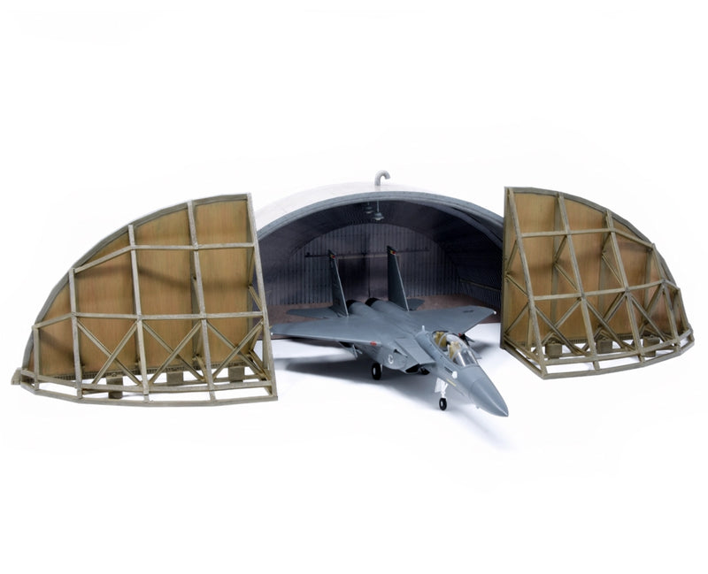 Bachmann Hardened Aircraft Shelter Low Relief 1:72 Scale Display Case