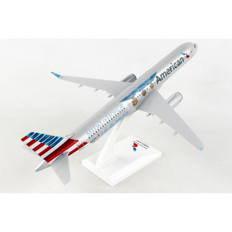 Skymarks American Airlines A321 Medal Of Honor Plastic Model - Scale 1:150