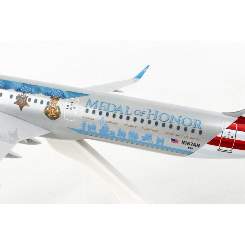 Skymarks American Airlines A321 Medal Of Honor Plastic Model - Scale 1:150