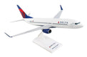 Skymarks Delta Airlines Boeing 737-800 New Livery Plastic Model - Scale 1:130