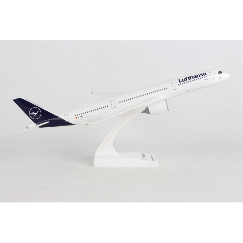 Skymarks Lufthanasa A350-900 New Livery Plastic Model - Scale 1:200