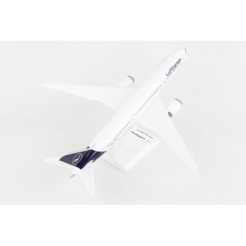 Skymarks Lufthansa B787-9 Plastic Model - Scale 1:200