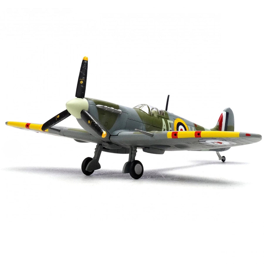 Panzerkampf Spitfire Mk.IIA AF-V RAF Duxford 1:72 Diecast Model Aircraft PAN14618LD