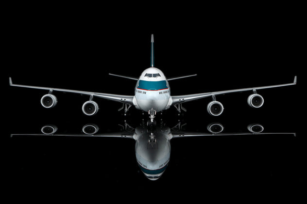SQ Wings Cathay Pacific Boeing 747-400 B-HUJ 1/200 Diecast Model Aircraft