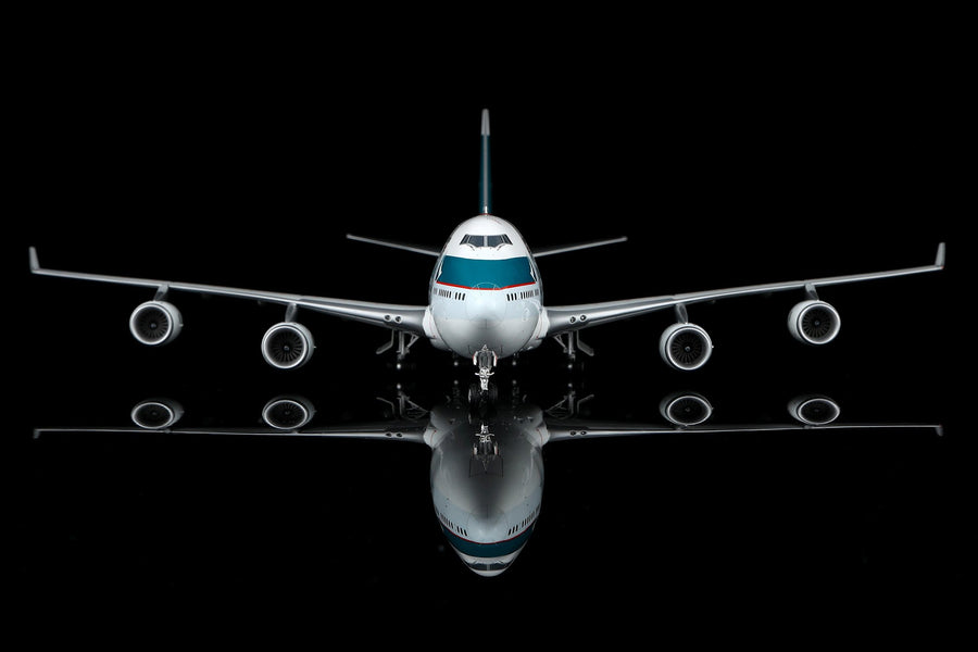 SQ Wings Cathay Pacific Boeing 747-400 B-HUJ 1/200 Diecast Model Aircraft