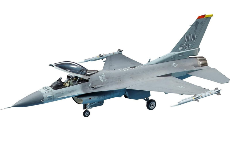 Tamiya F-16CJ Fighting Falcon - Block 50 1:72 Plastic Kit