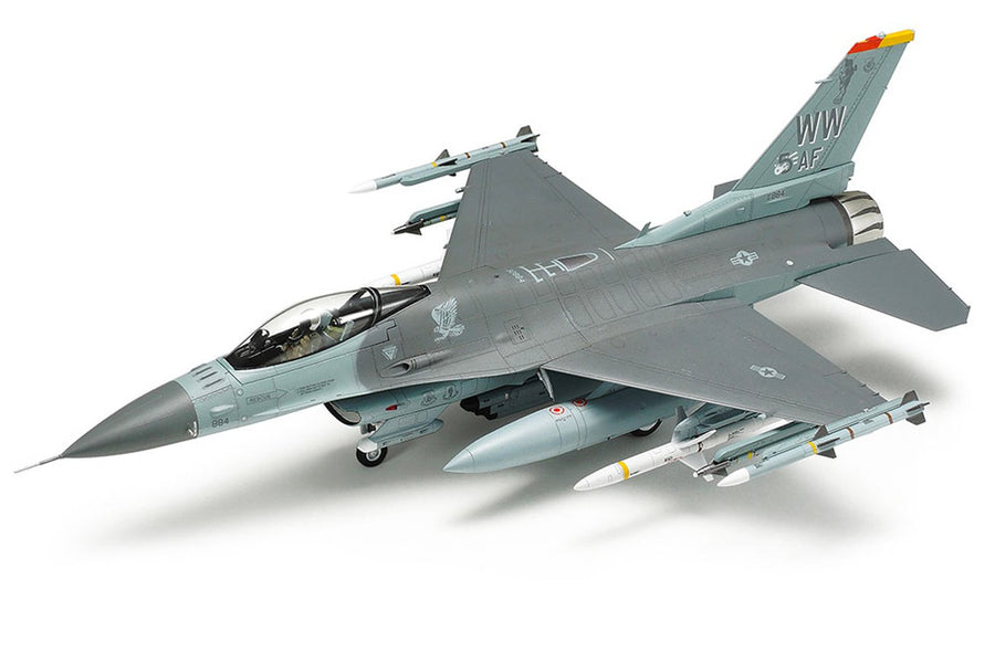 Tamiya F-16CJ Fighting Falcon Block 50 1:72 Plastic Model Kit 60788