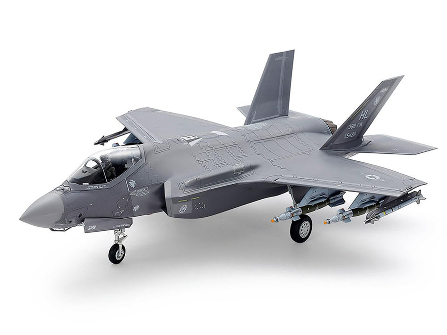 Tamiya F-35A Lightning II USAF 1:72 Plastic Model Aircraft Kit 60792