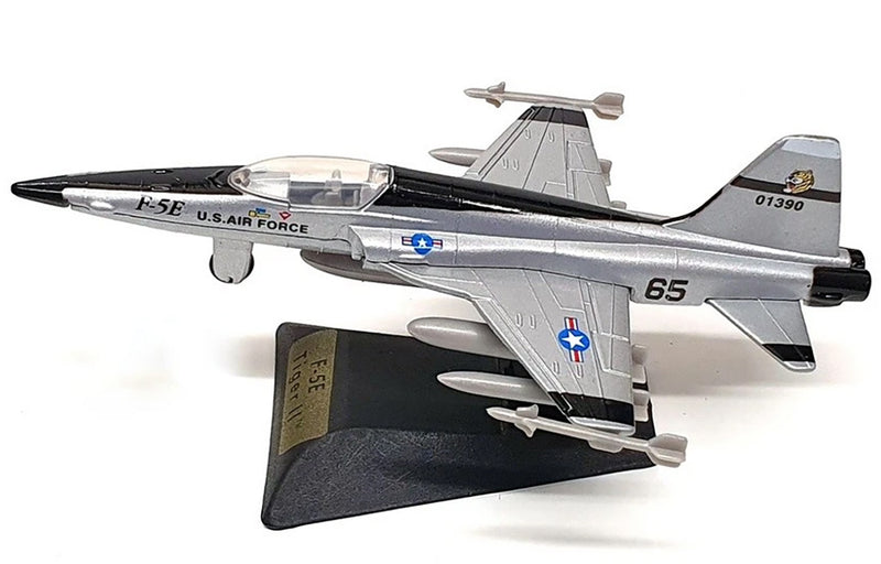 Motormax F-5 Tiger USAF 1:100 Diecast Model Aircraft